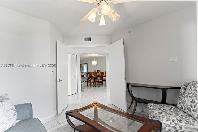 5876 Regal Glen Dr 101, Boynton Beach, FL 33437