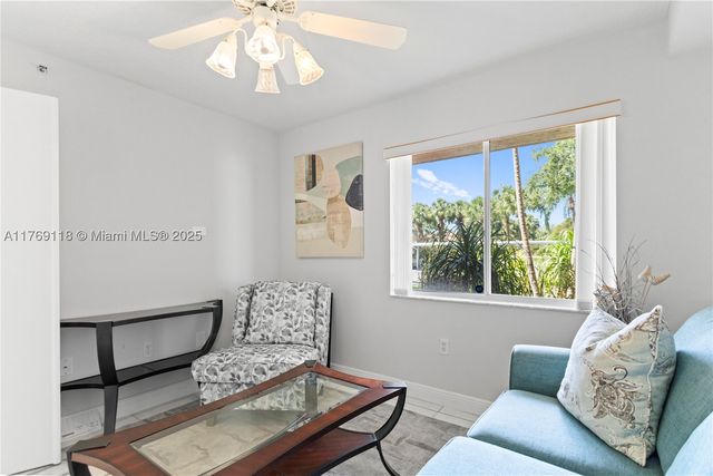 5876 Regal Glen Dr 101, Boynton Beach, FL 33437
