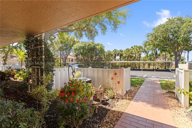 5876 Regal Glen Dr 101, Boynton Beach, FL 33437