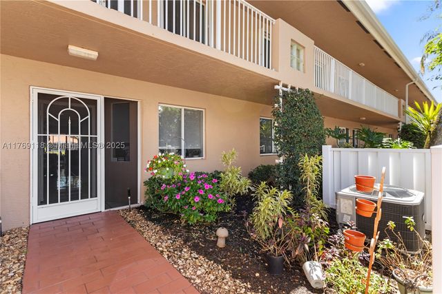 5876 Regal Glen Dr 101, Boynton Beach, FL 33437