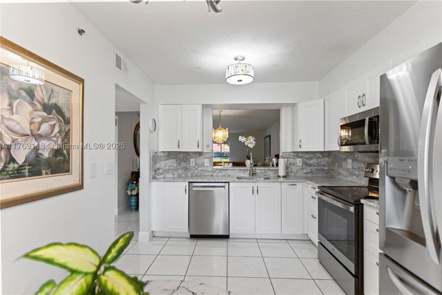 5876 Regal Glen Dr 101, Boynton Beach, FL 33437