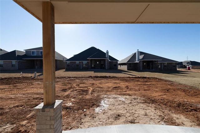 9228 NW 87th Street, Yukon, OK 73099