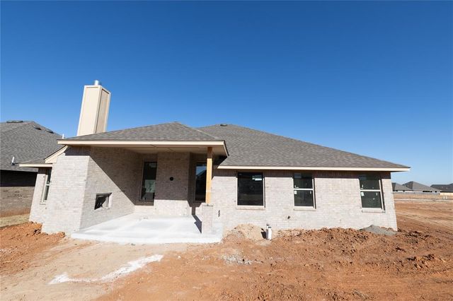 9228 NW 87th Street, Yukon, OK 73099