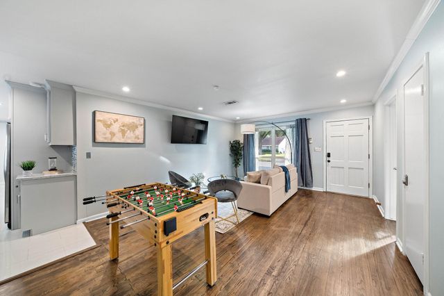 1825 Locksford Street, Houston, TX 77008