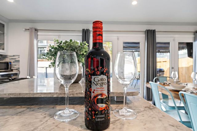 1825 Locksford Street, Houston, TX 77008