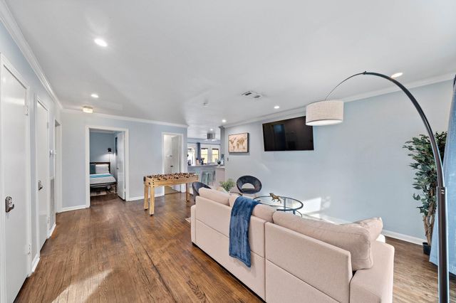 1825 Locksford Street, Houston, TX 77008