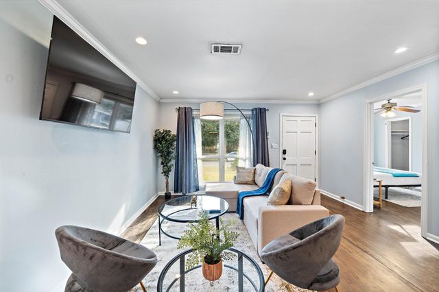 1825 Locksford Street, Houston, TX 77008