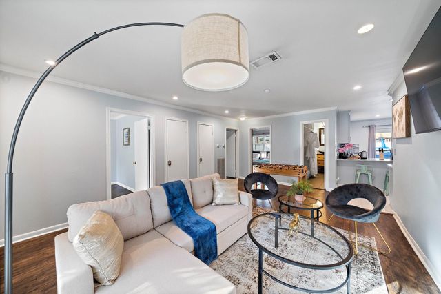 1825 Locksford Street, Houston, TX 77008