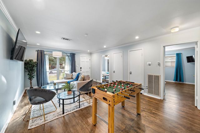 1825 Locksford Street, Houston, TX 77008