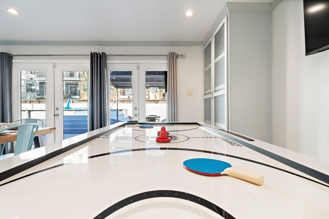 1825 Locksford Street, Houston, TX 77008