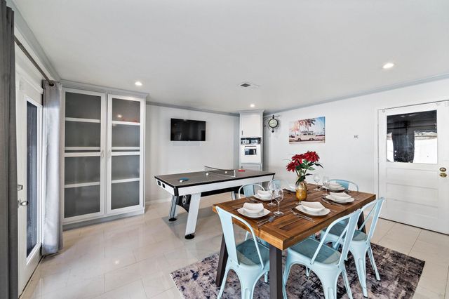 1825 Locksford Street, Houston, TX 77008