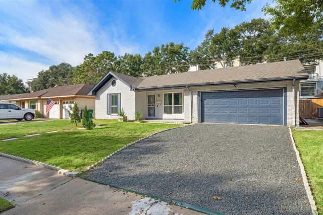 1825 Locksford Street, Houston, TX 77008