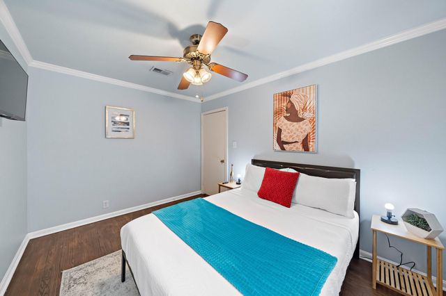 1825 Locksford Street, Houston, TX 77008