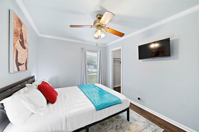 1825 Locksford Street, Houston, TX 77008