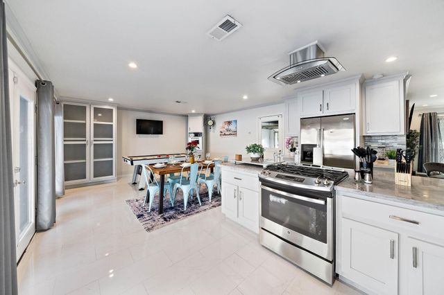 1825 Locksford Street, Houston, TX 77008