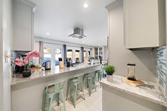 1825 Locksford Street, Houston, TX 77008