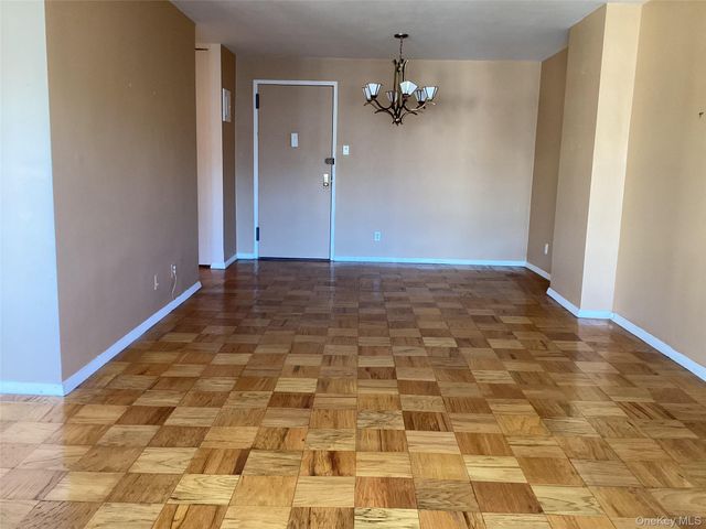 25 Neptune Blvd. 25 Neptune Boulevard 5G, Long Beach, NY 11561