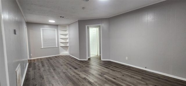 128 Huisache Street, Lake Jackson, TX 77566