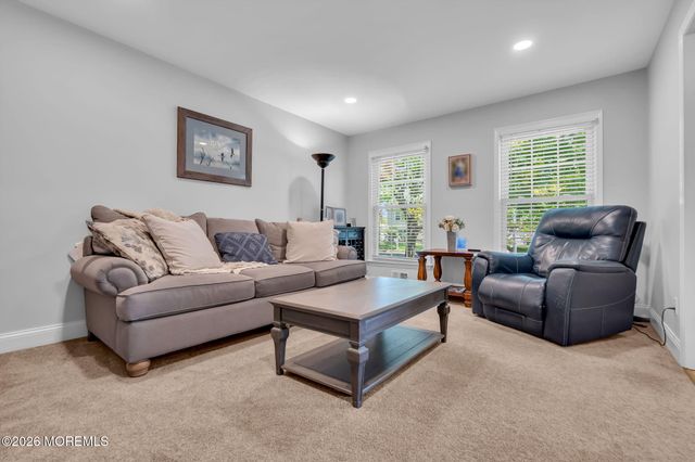 1044 Evelyn Drive, Toms River, NJ 08753