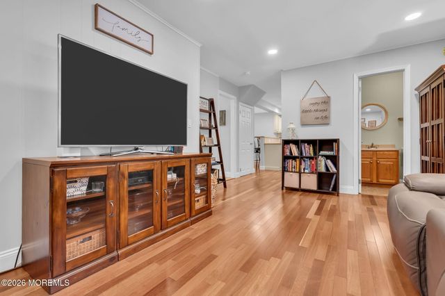 1044 Evelyn Drive, Toms River, NJ 08753