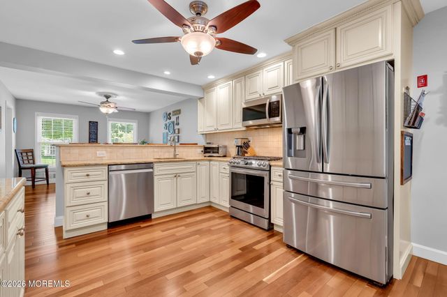 1044 Evelyn Drive, Toms River, NJ 08753