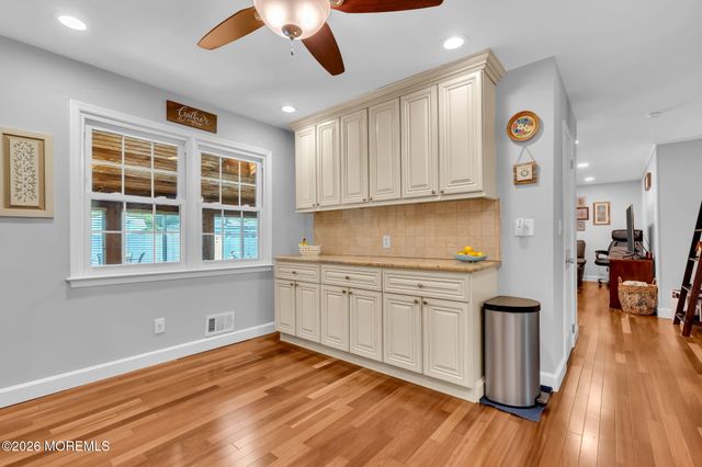 1044 Evelyn Drive, Toms River, NJ 08753