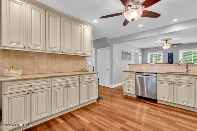 1044 Evelyn Drive, Toms River, NJ 08753