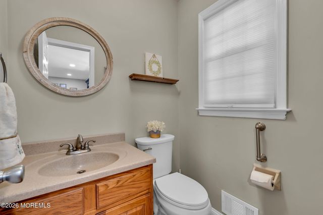 1044 Evelyn Drive, Toms River, NJ 08753
