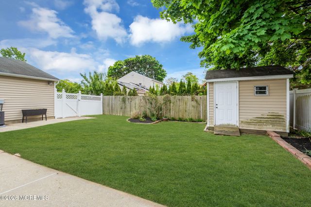 1044 Evelyn Drive, Toms River, NJ 08753