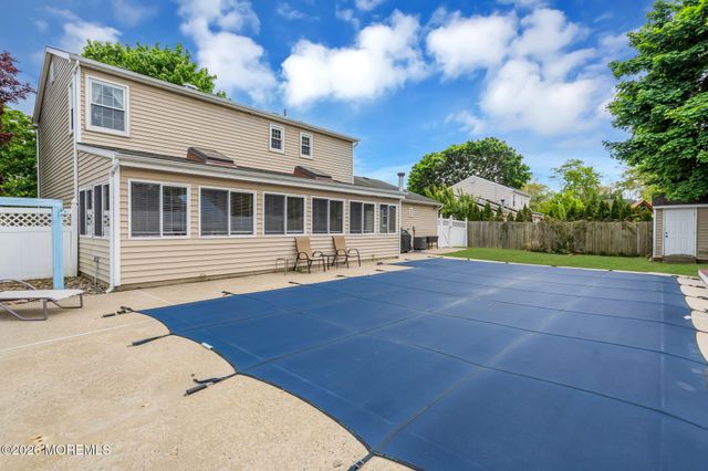 1044 Evelyn Drive, Toms River, NJ 08753