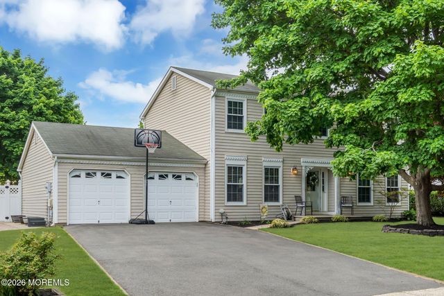1044 Evelyn Drive, Toms River, NJ 08753