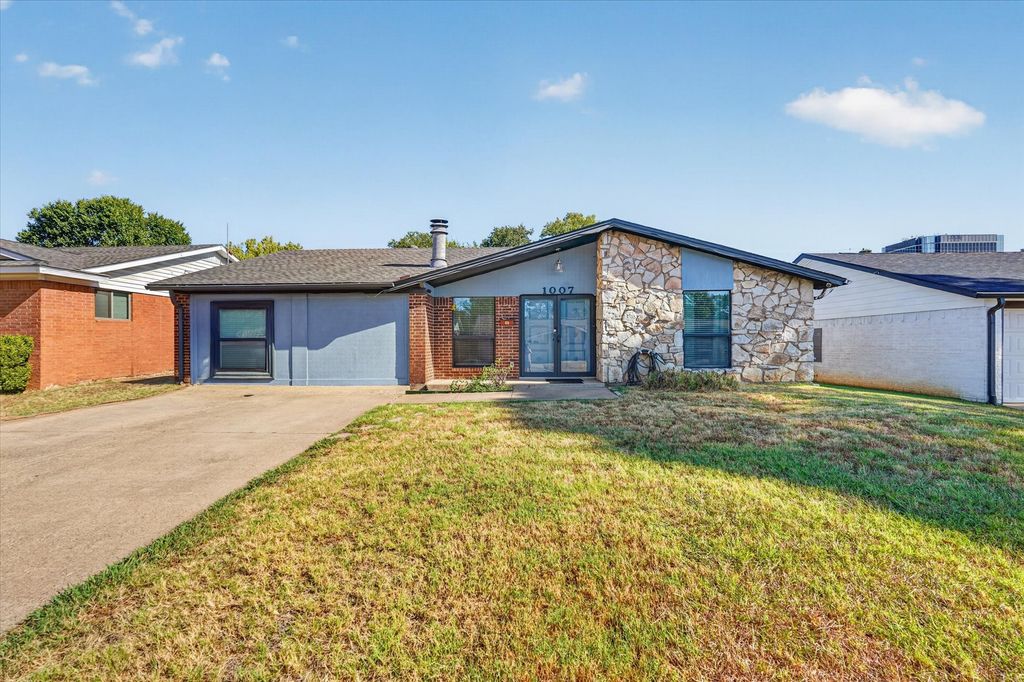1007 Wildwood Drive, Arlington, TX 76011 — photo 2