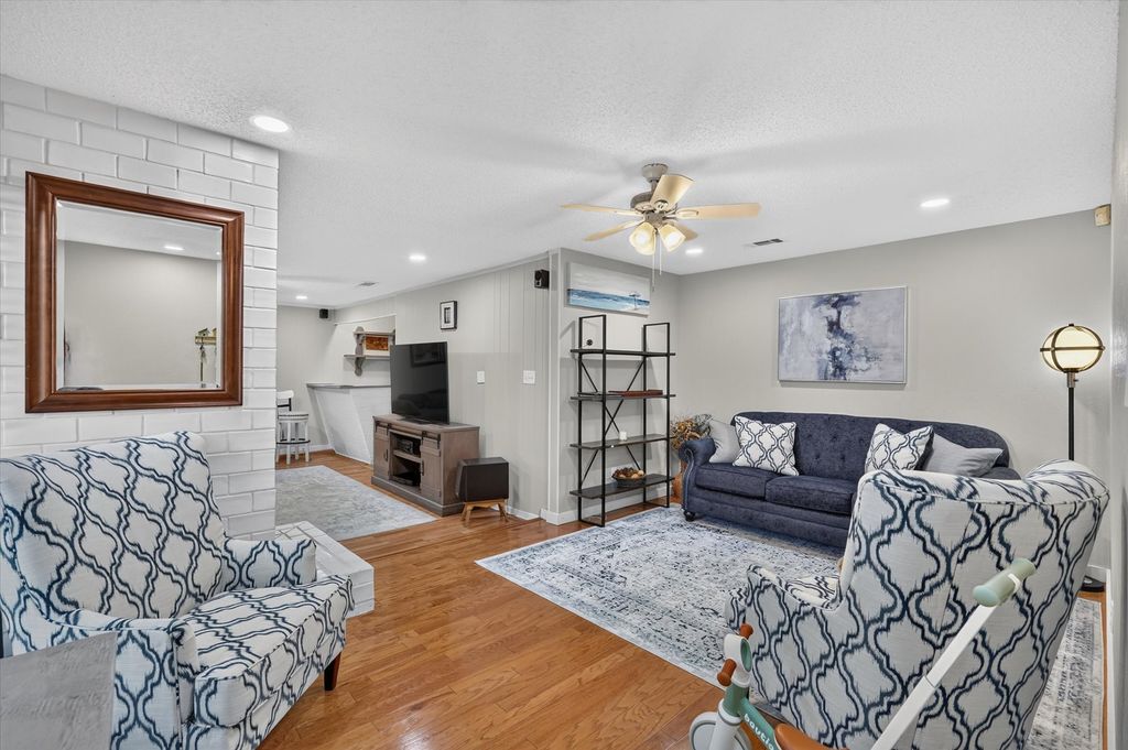 1007 Wildwood Drive, Arlington, TX 76011 — photo 4