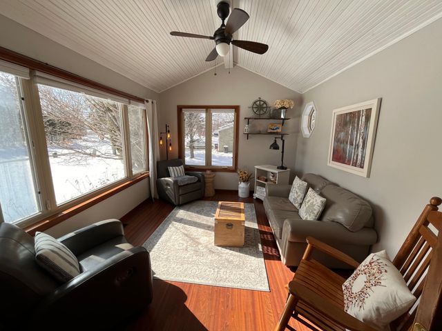 618 E 2nd Street, Starbuck, MN 56381