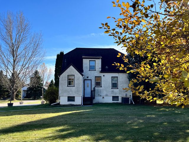 618 E 2nd Street, Starbuck, MN 56381