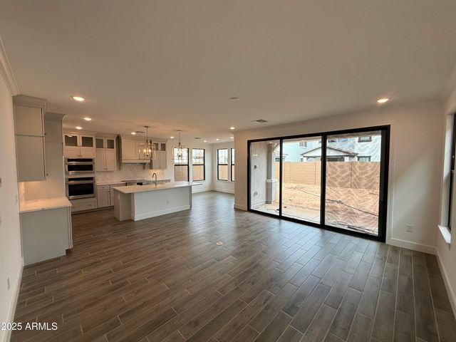 2390 W LOS ARBOLES Place, Chandler, AZ 85224