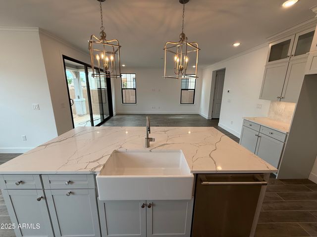 2390 W LOS ARBOLES Place, Chandler, AZ 85224