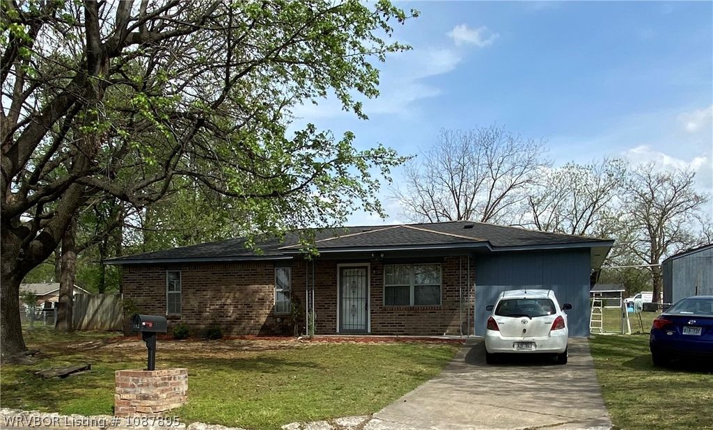 102 36th Street, Van Buren, AR 72956
