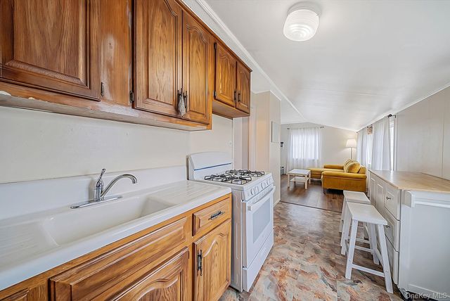 1111 Esther Street, Franklin Square, NY 11010