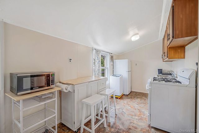 1111 Esther Street, Franklin Square, NY 11010