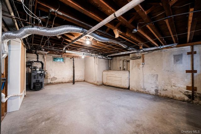 1111 Esther Street, Franklin Square, NY 11010