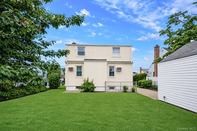 1111 Esther Street, Franklin Square, NY 11010