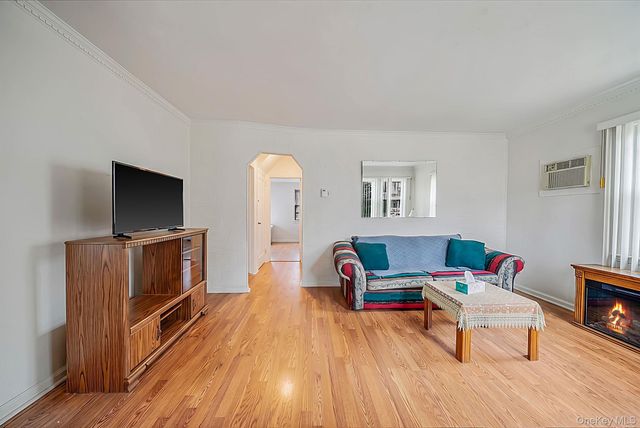 1111 Esther Street, Franklin Square, NY 11010