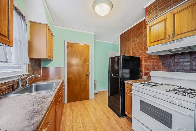 1111 Esther Street, Franklin Square, NY 11010