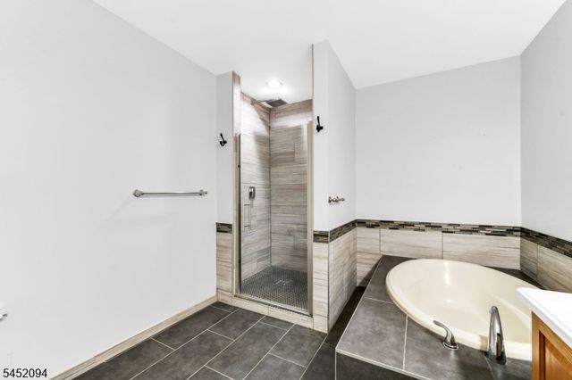 158 George Russell Way, Clifton City, NJ 07013