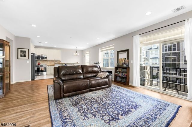 158 George Russell Way, Clifton City, NJ 07013