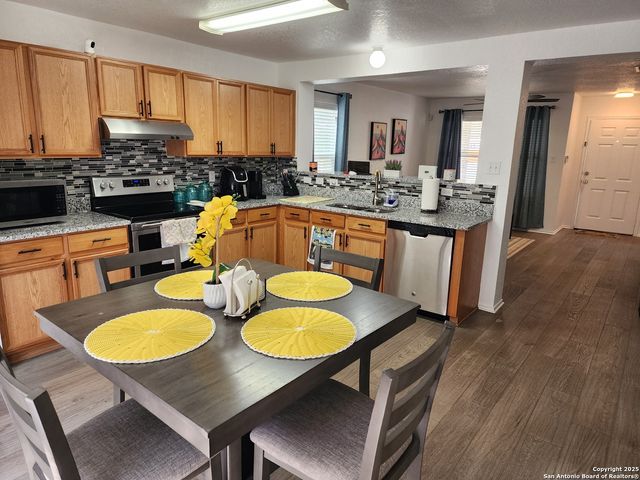 8118 Sandbar, San Antonio, TX 78254