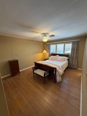 520 W Merri Oaks Road, Barrington Hills, IL 60010