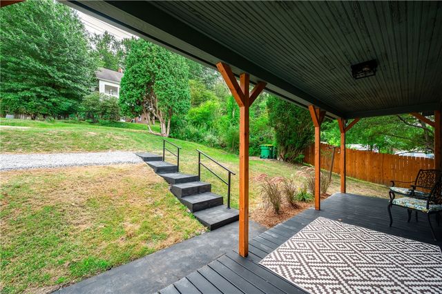 8 bredin avenue, Twp Of But Se, PA 16045