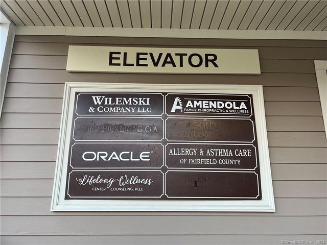 500 Monroe Turnpike 1/2-1, Monroe, CT 06468